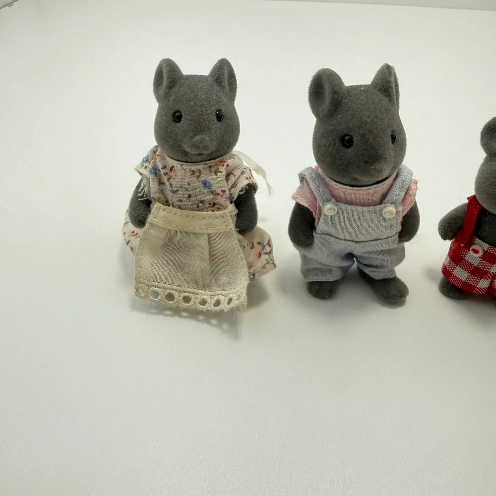 Vintage Sylvanian Family/Calico Critters Thistlethorn Mouse Family Set of 4